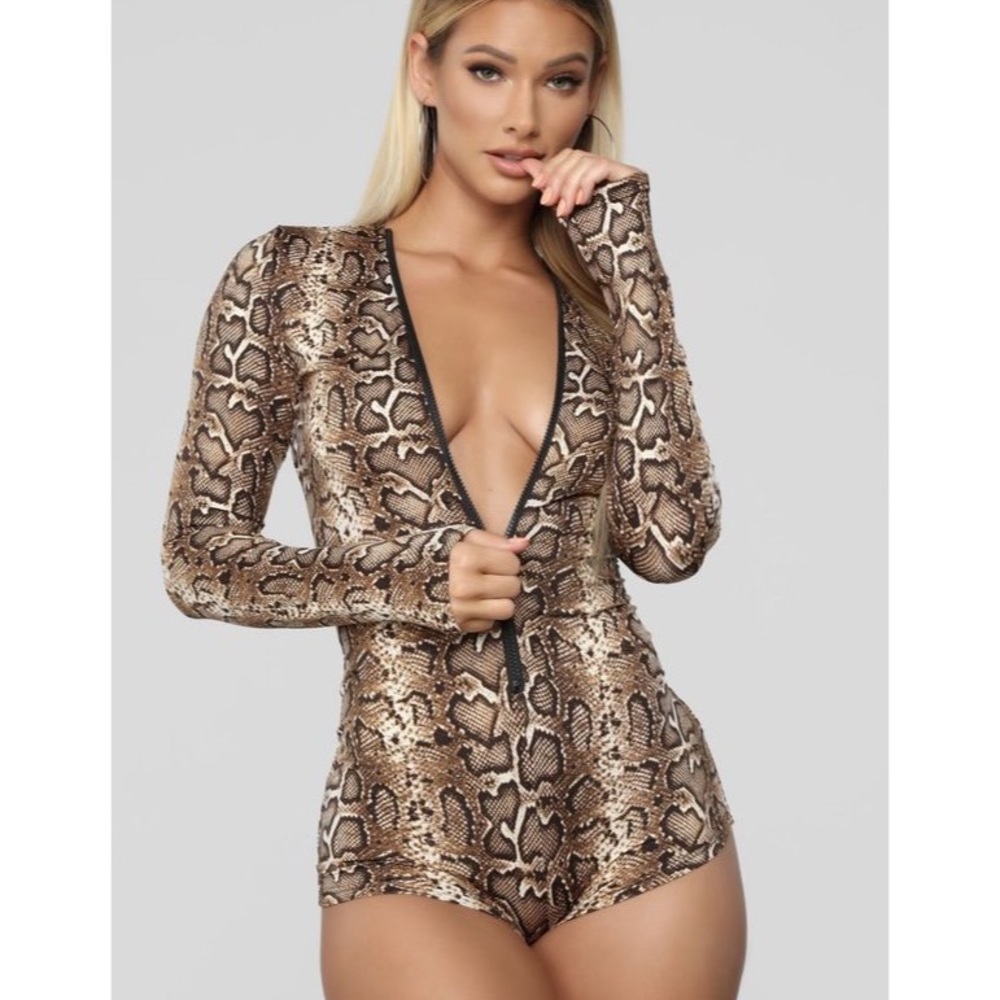 FASHION NOVA jumpsuit